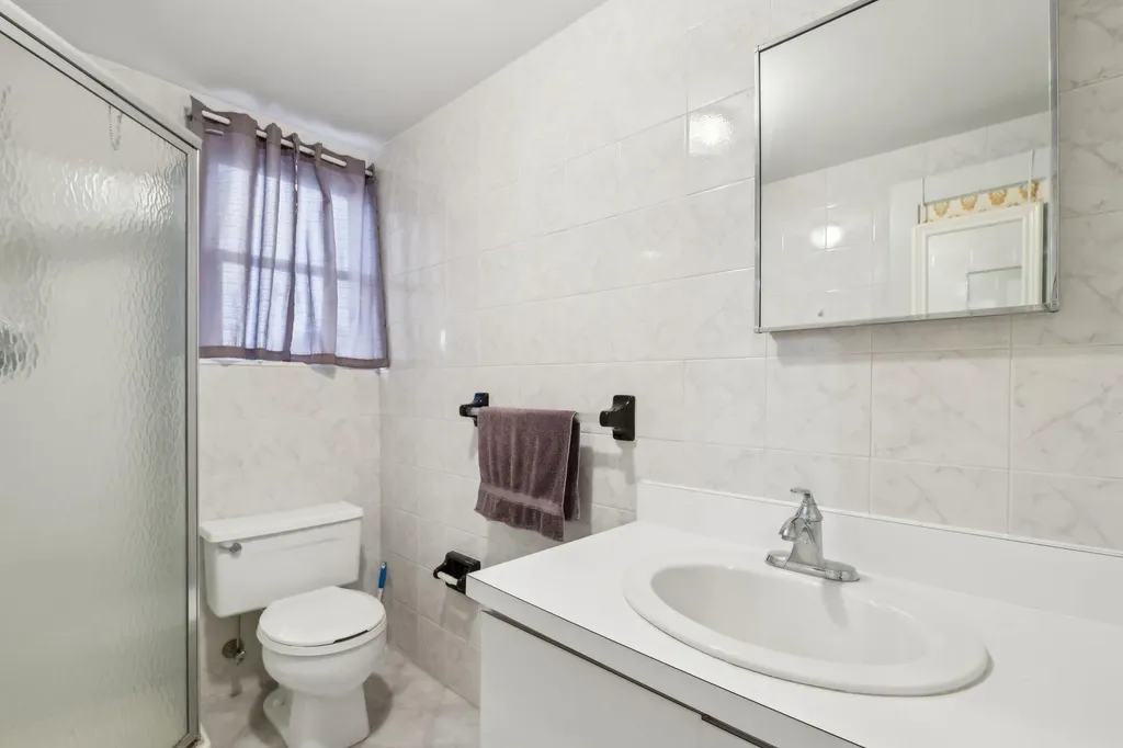 156 Jerome Avenue Mineola NY 11501