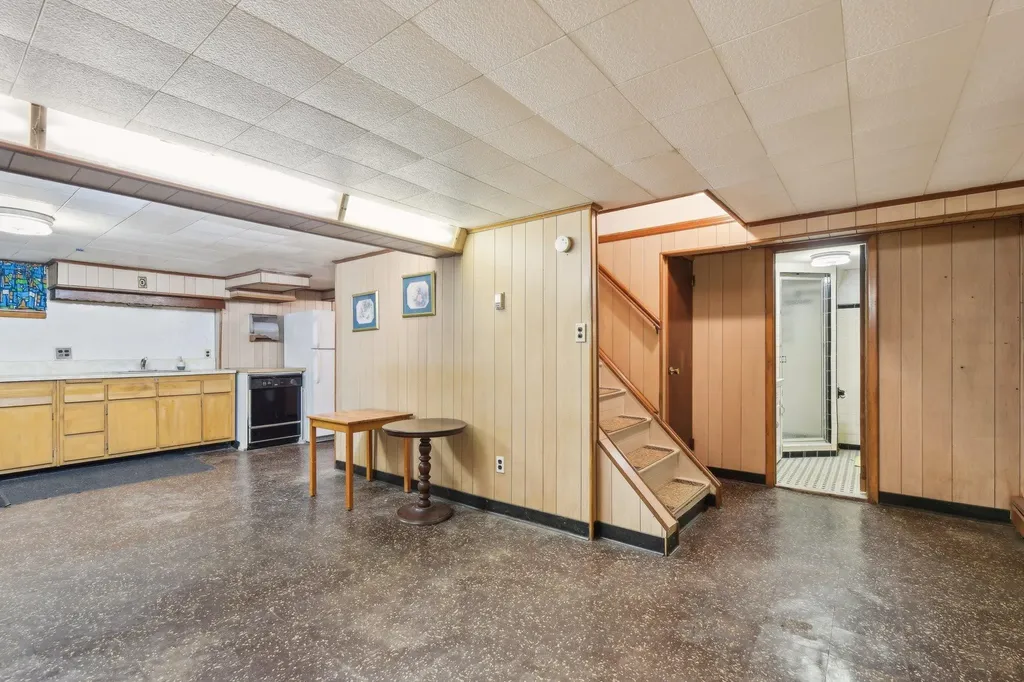 156 Jerome Avenue Mineola NY 11501