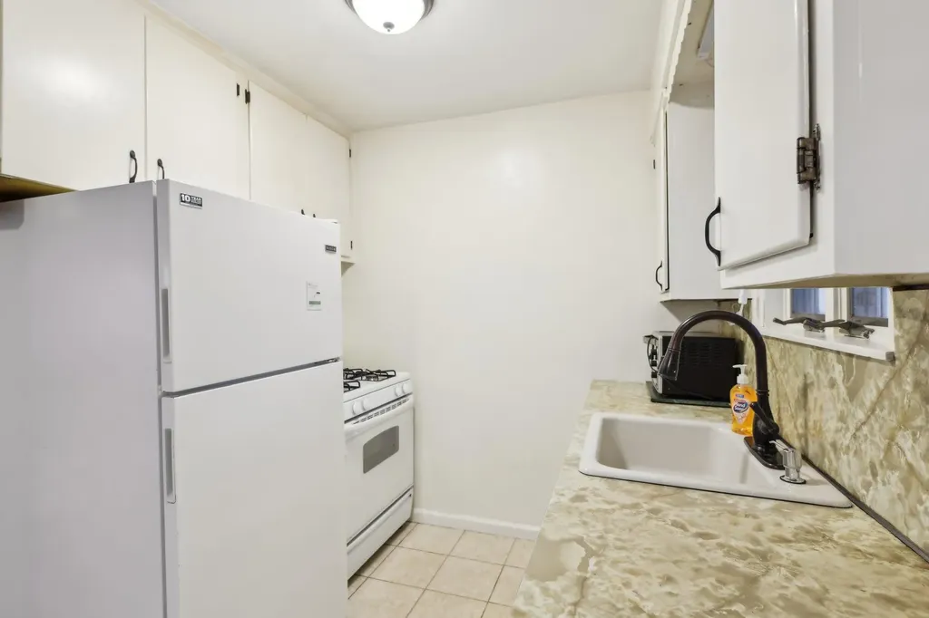 156 Jerome Avenue Mineola NY 11501