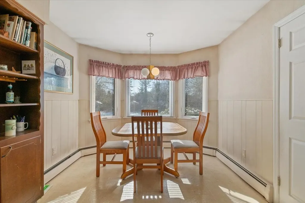 10 Angela Lane Bay Shore NY 11706