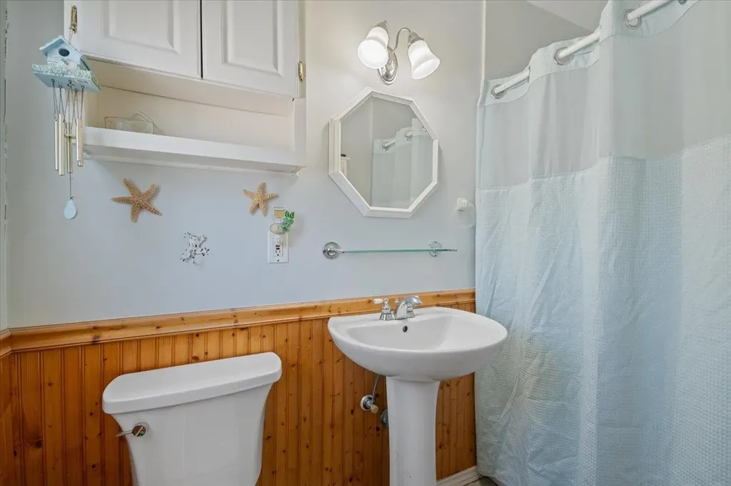 10 Angela Lane Bay Shore NY 11706