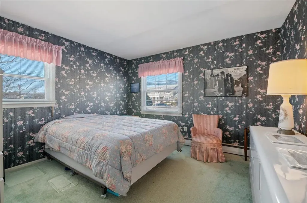 10 Angela Lane Bay Shore NY 11706