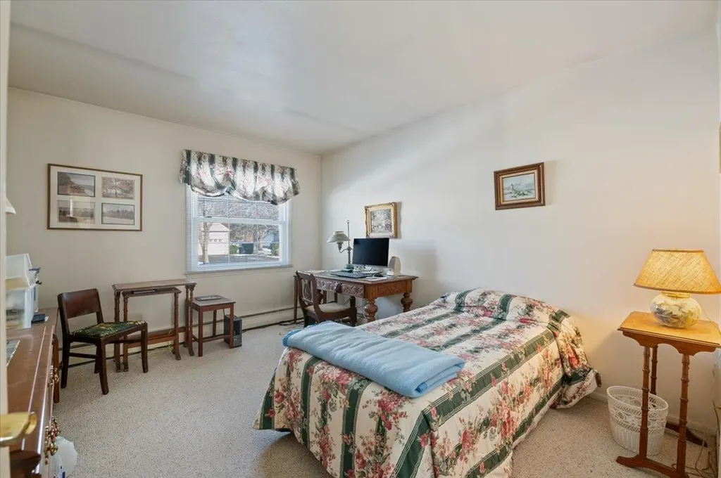 10 Angela Lane Bay Shore NY 11706