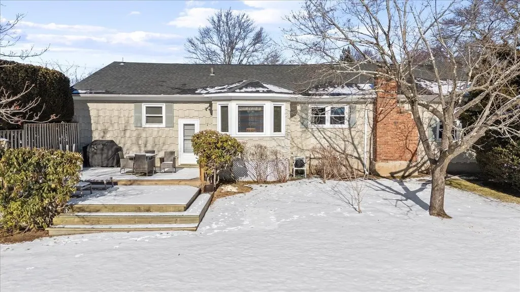 10 Angela Lane Bay Shore NY 11706
