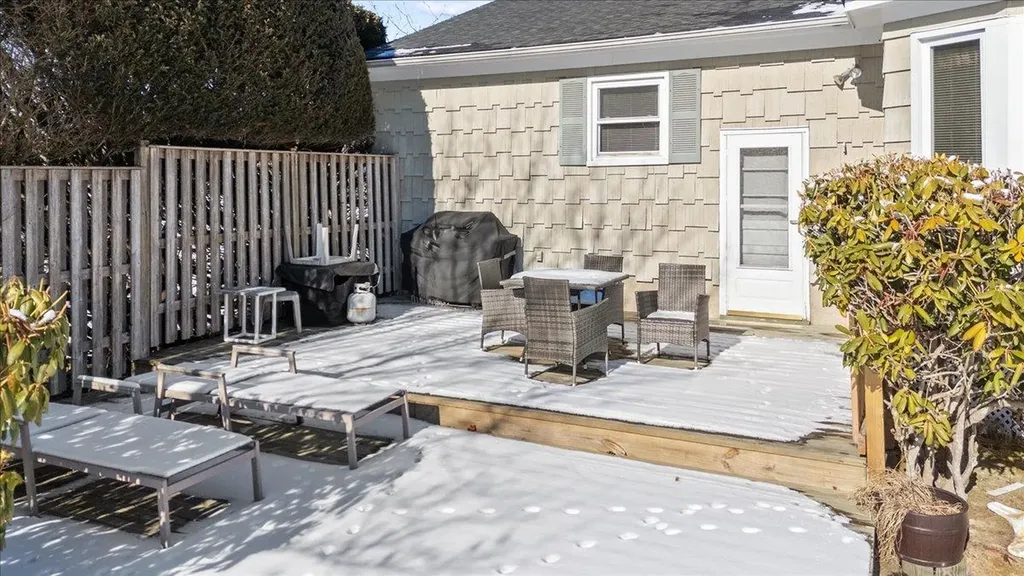10 Angela Lane Bay Shore NY 11706