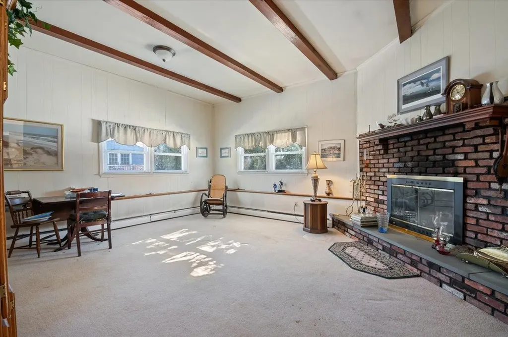 10 Angela Lane Bay Shore NY 11706