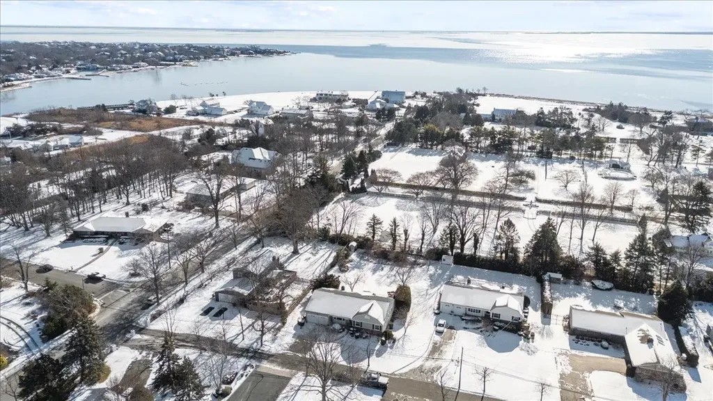 10 Angela Lane Bay Shore NY 11706