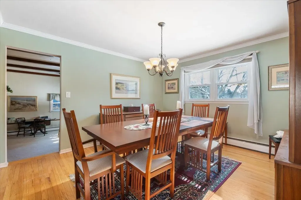 10 Angela Lane Bay Shore NY 11706