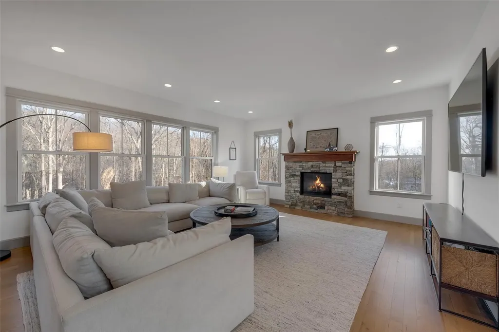 4 Boulder Pond Drive Somers NY 10589