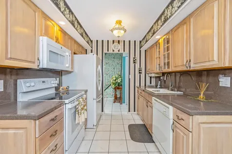 65 Woodview Lane Centereach NY 11720