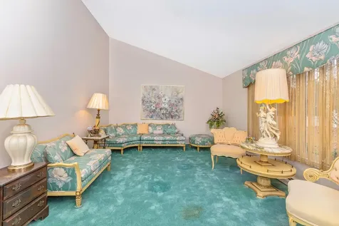 65 Woodview Lane Centereach NY 11720