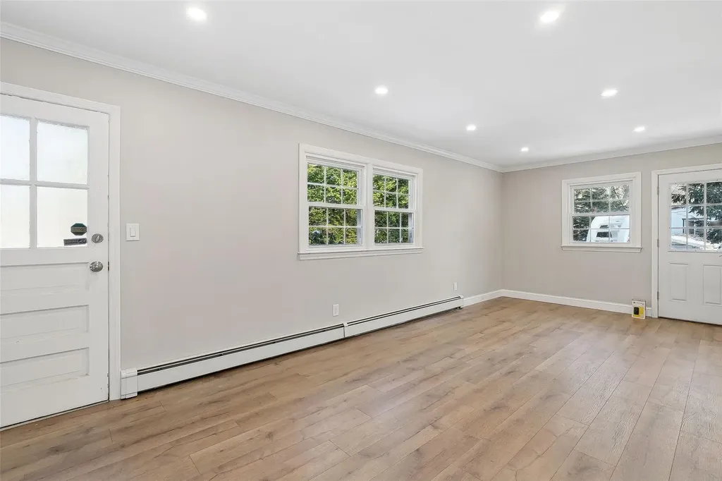 15 Kemswick Drive Stony Brook NY 11790