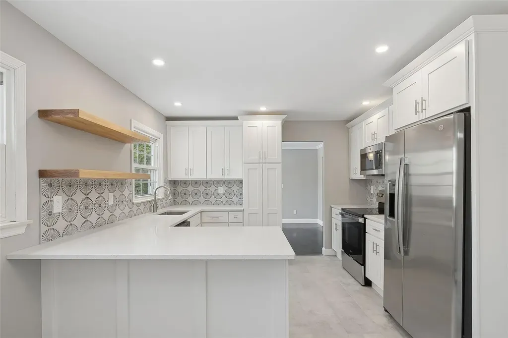 15 Kemswick Drive Stony Brook NY 11790