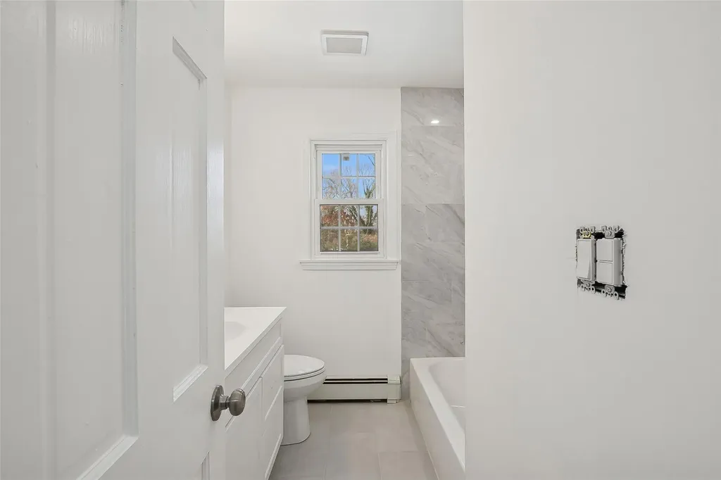 15 Kemswick Drive Stony Brook NY 11790