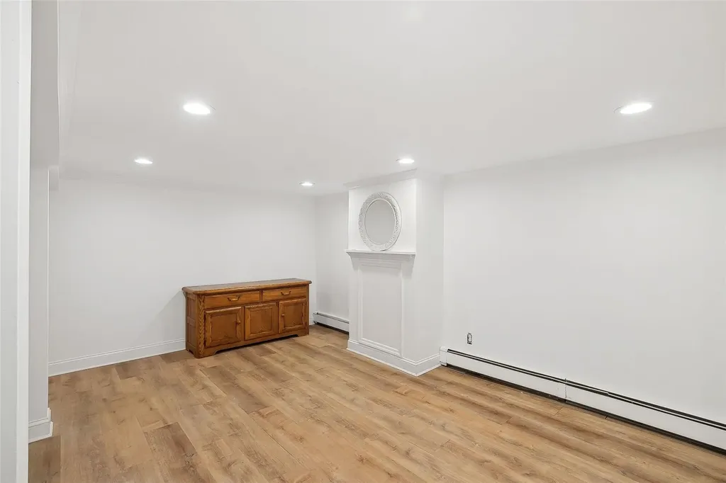 15 Kemswick Drive Stony Brook NY 11790