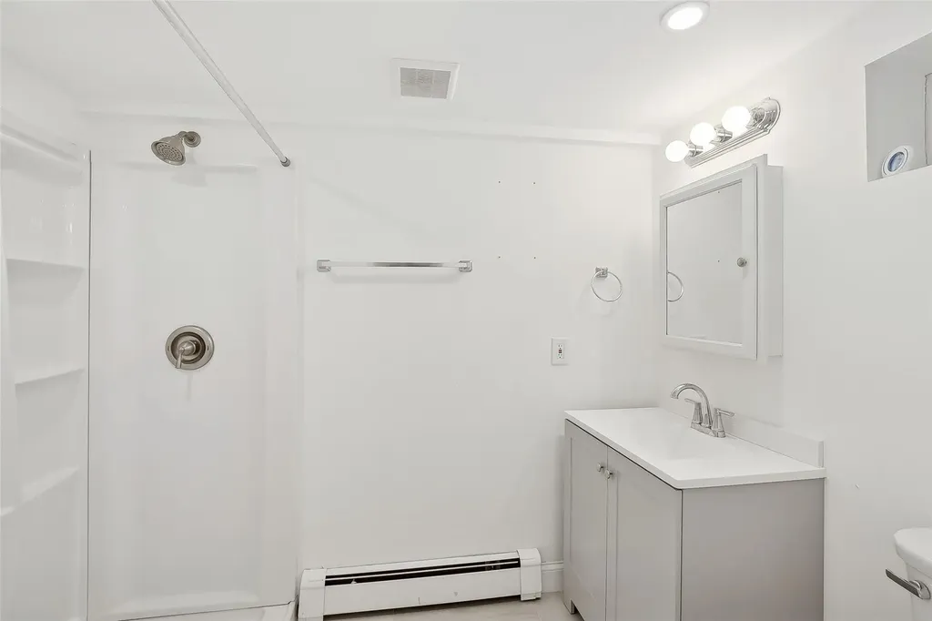 15 Kemswick Drive Stony Brook NY 11790