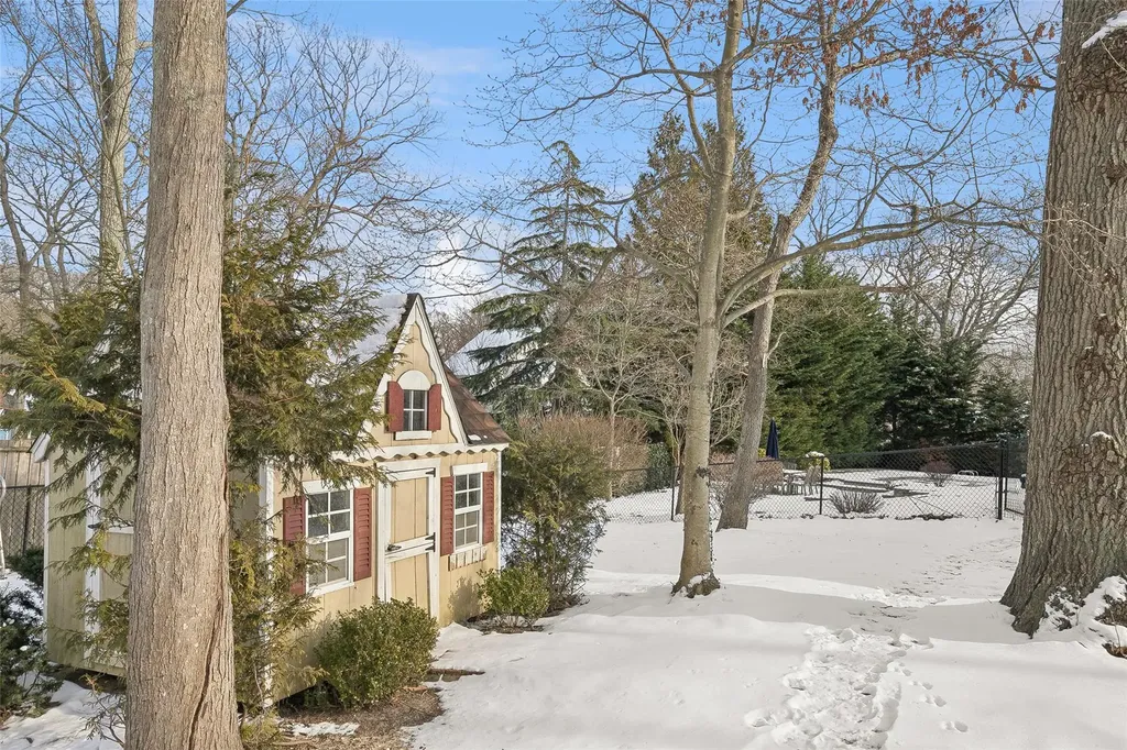 15 Kemswick Drive Stony Brook NY 11790