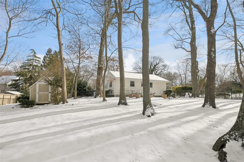 15 Kemswick Drive Stony Brook NY 11790