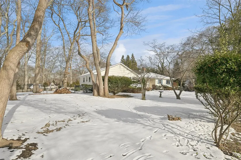 15 Kemswick Drive Stony Brook NY 11790