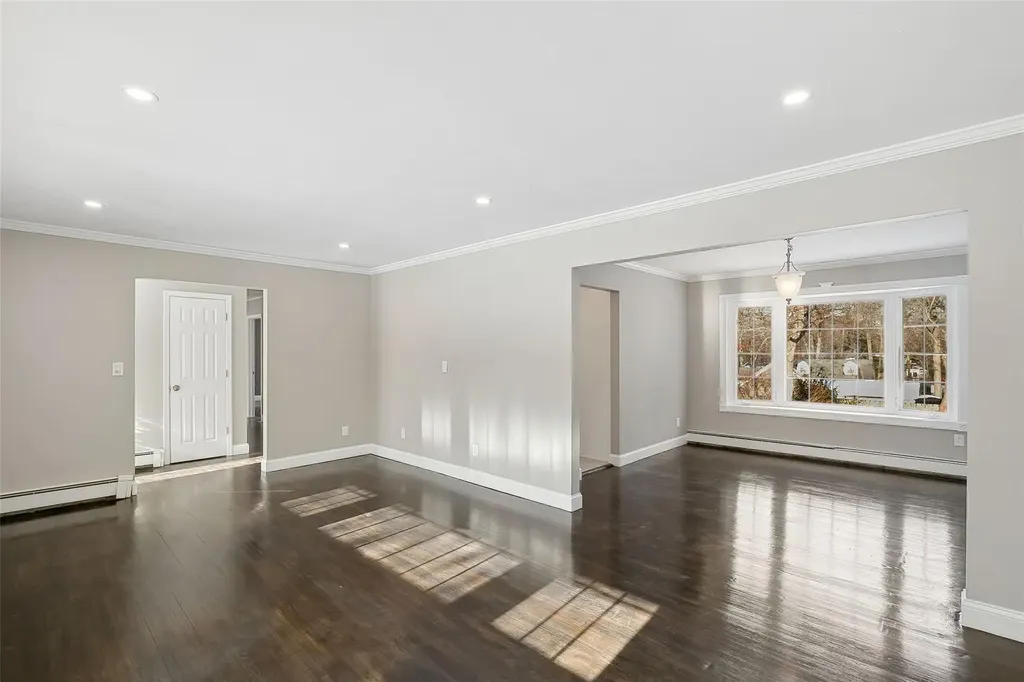15 Kemswick Drive Stony Brook NY 11790