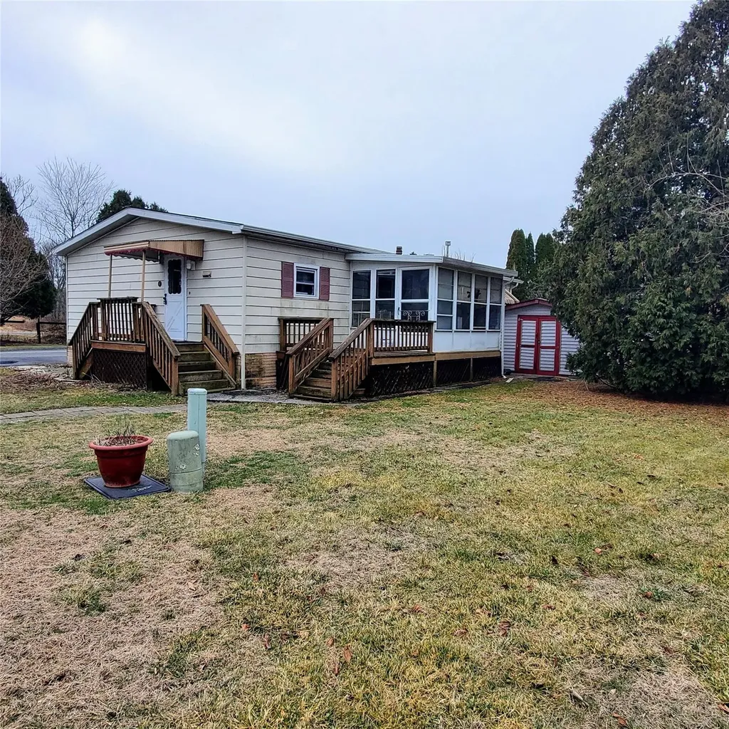 61 Kens Way Hyde Park NY 12538