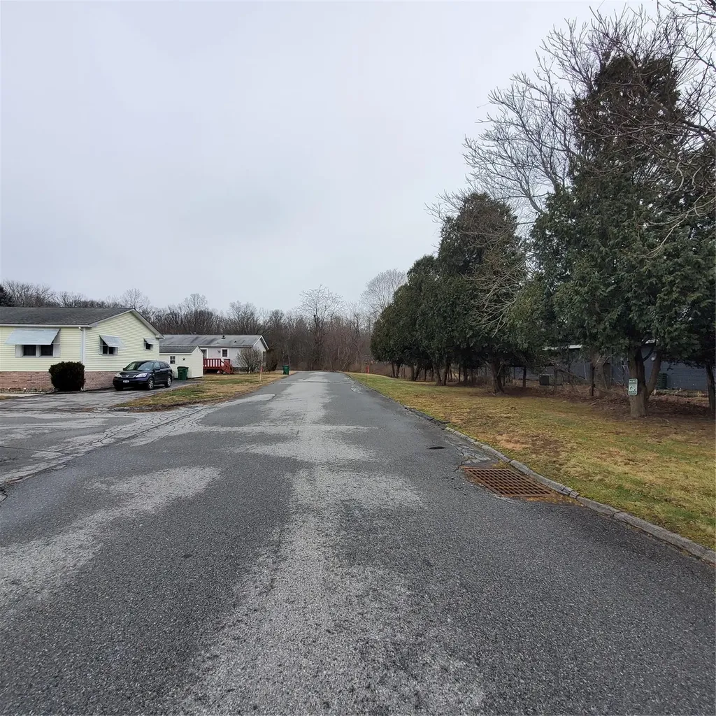 61 Kens Way Hyde Park NY 12538