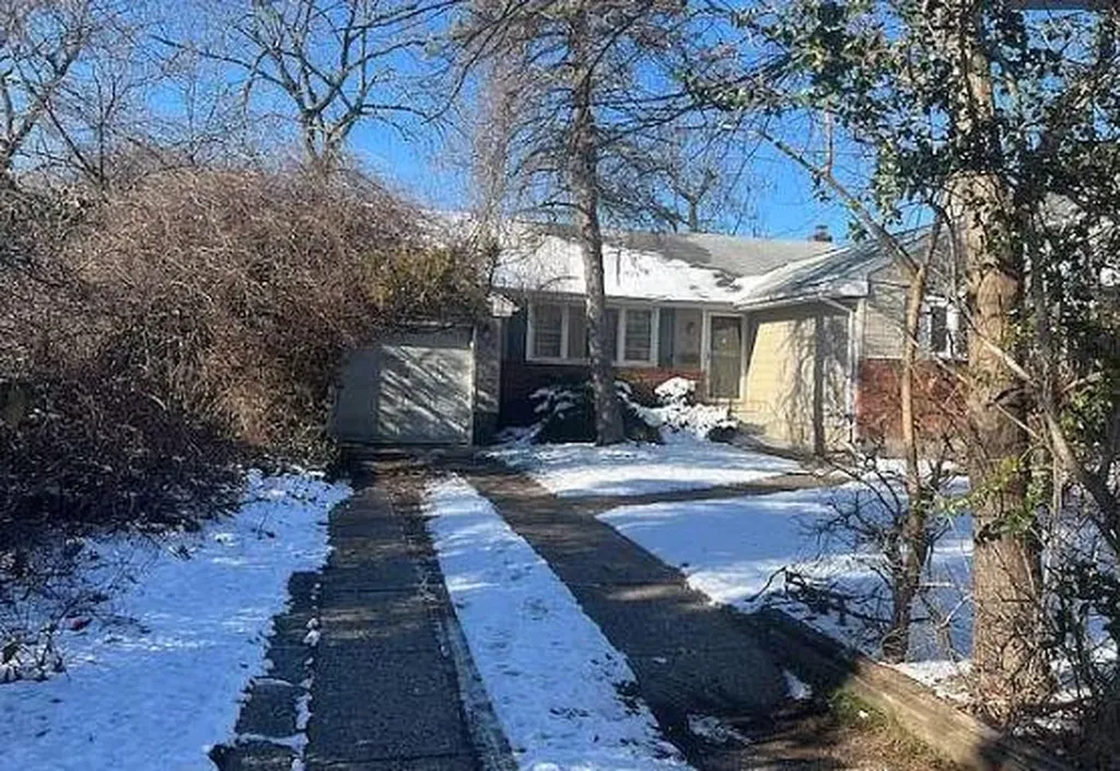 3 Loring Road Levittown NY 11756