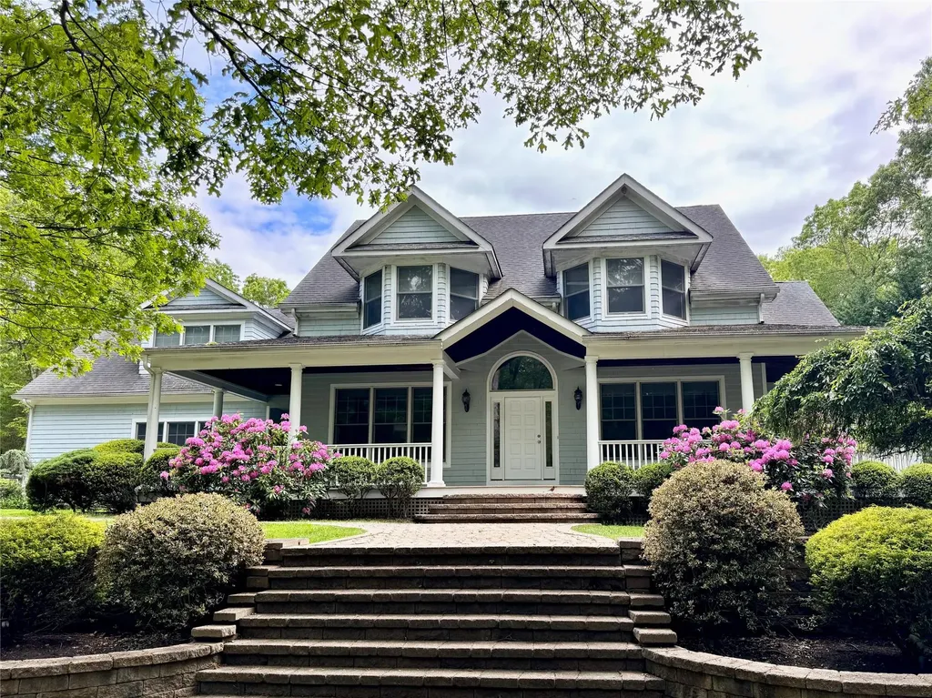 16 Turtle Pond Road Southampton NY 11968