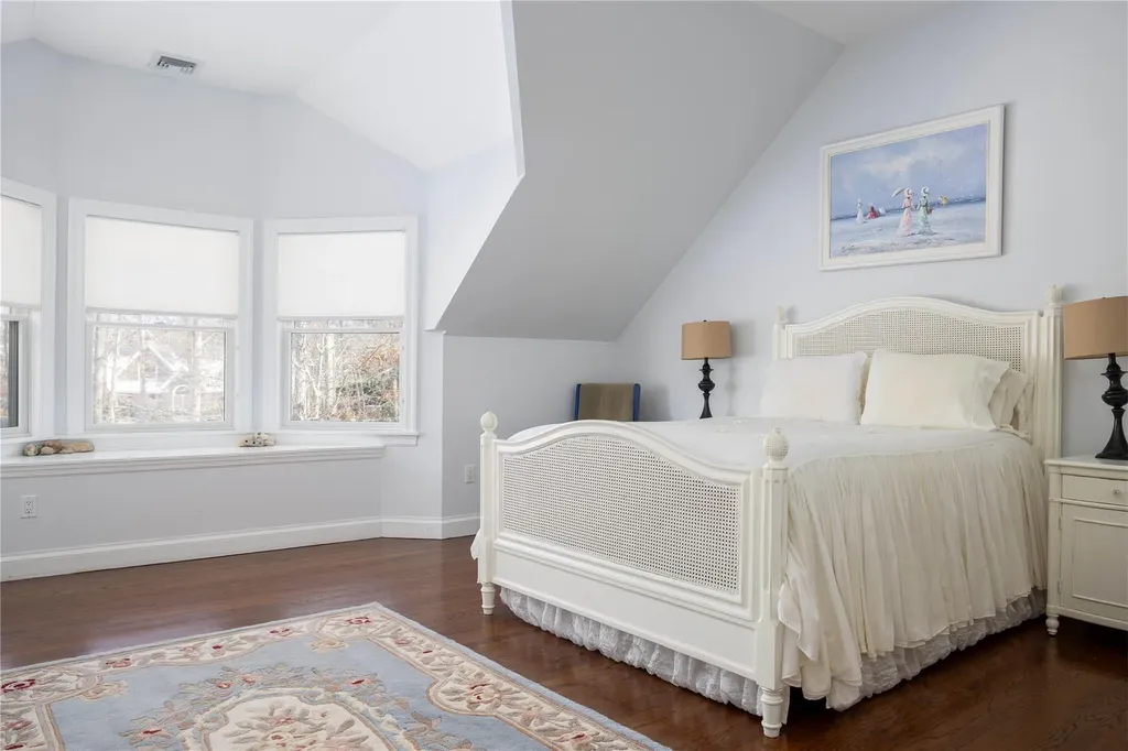 16 Turtle Pond Road Southampton NY 11968