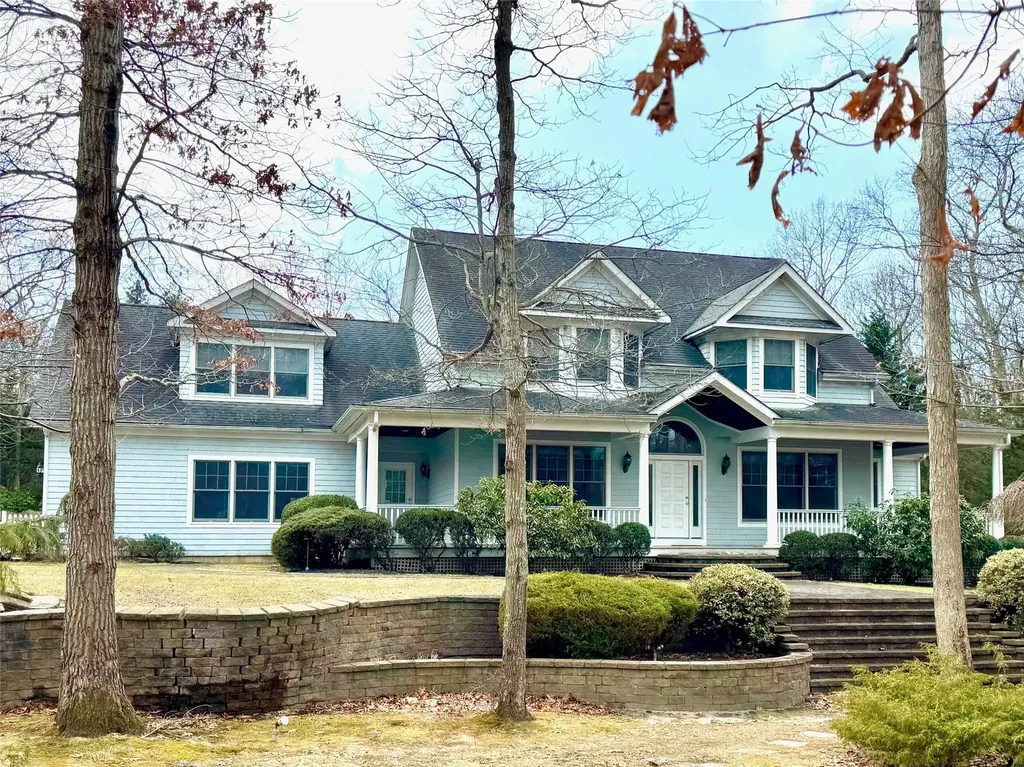 16 Turtle Pond Road Southampton NY 11968