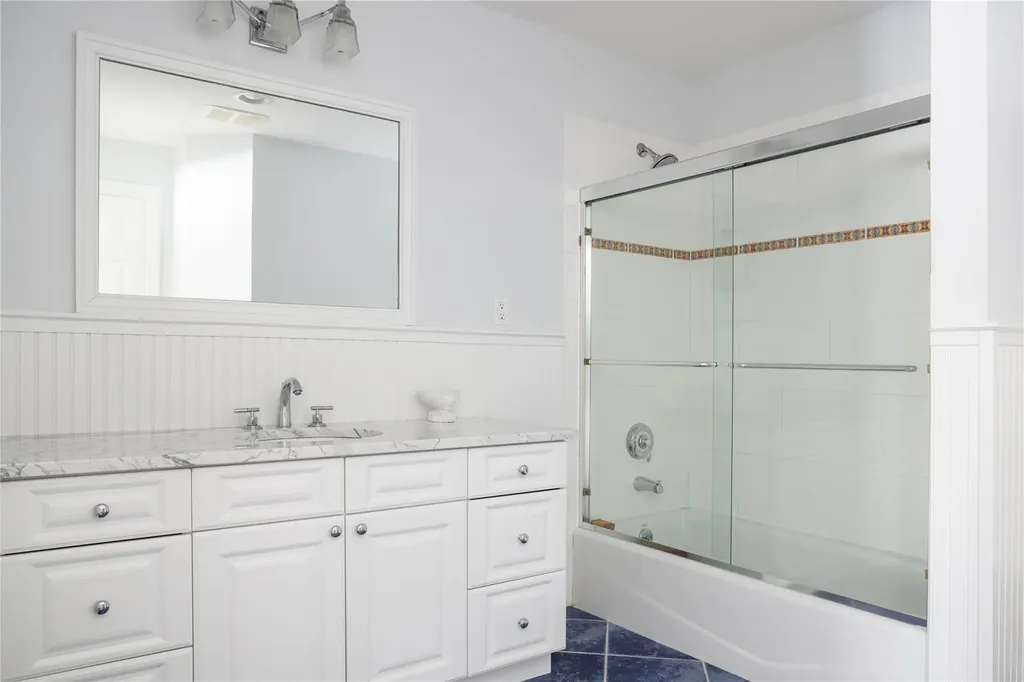 16 Turtle Pond Road Southampton NY 11968