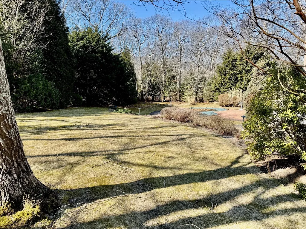 16 Turtle Pond Road Southampton NY 11968