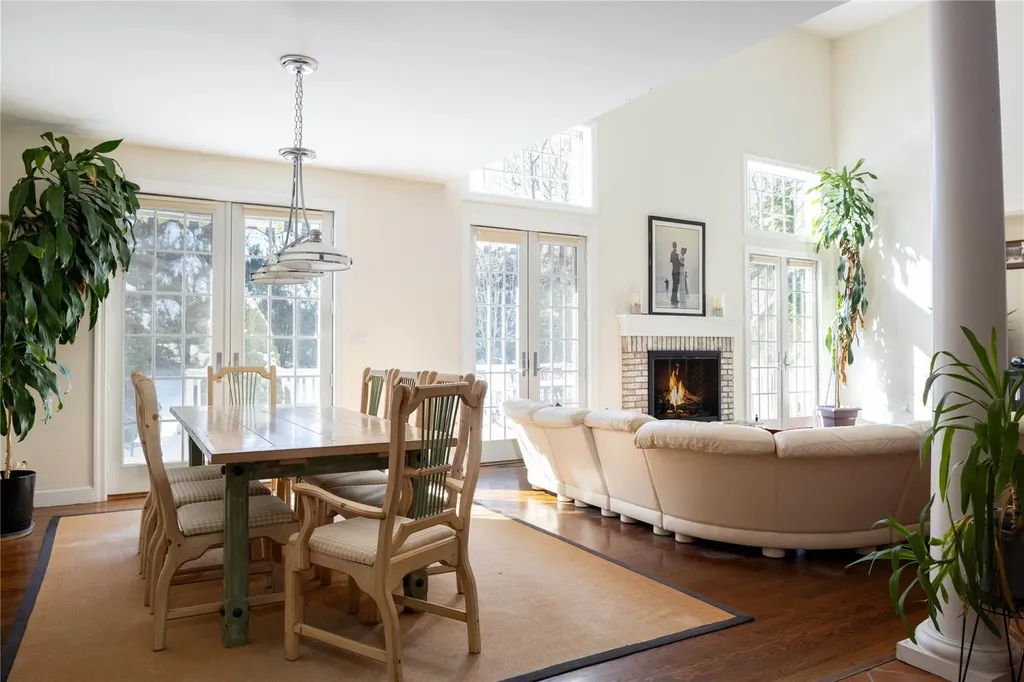 16 Turtle Pond Road Southampton NY 11968