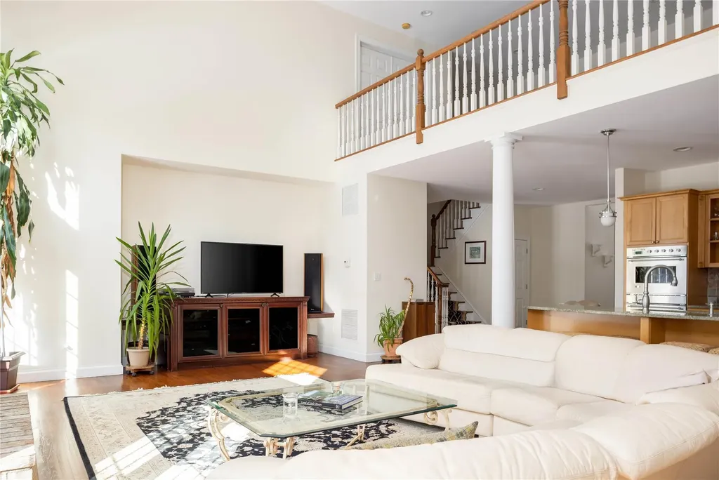 16 Turtle Pond Road Southampton NY 11968
