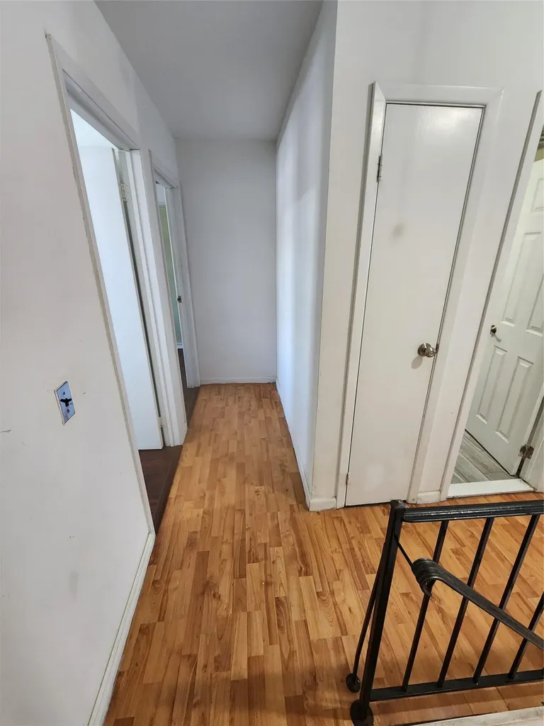 73 Amity Place Staten Island NY 10303
