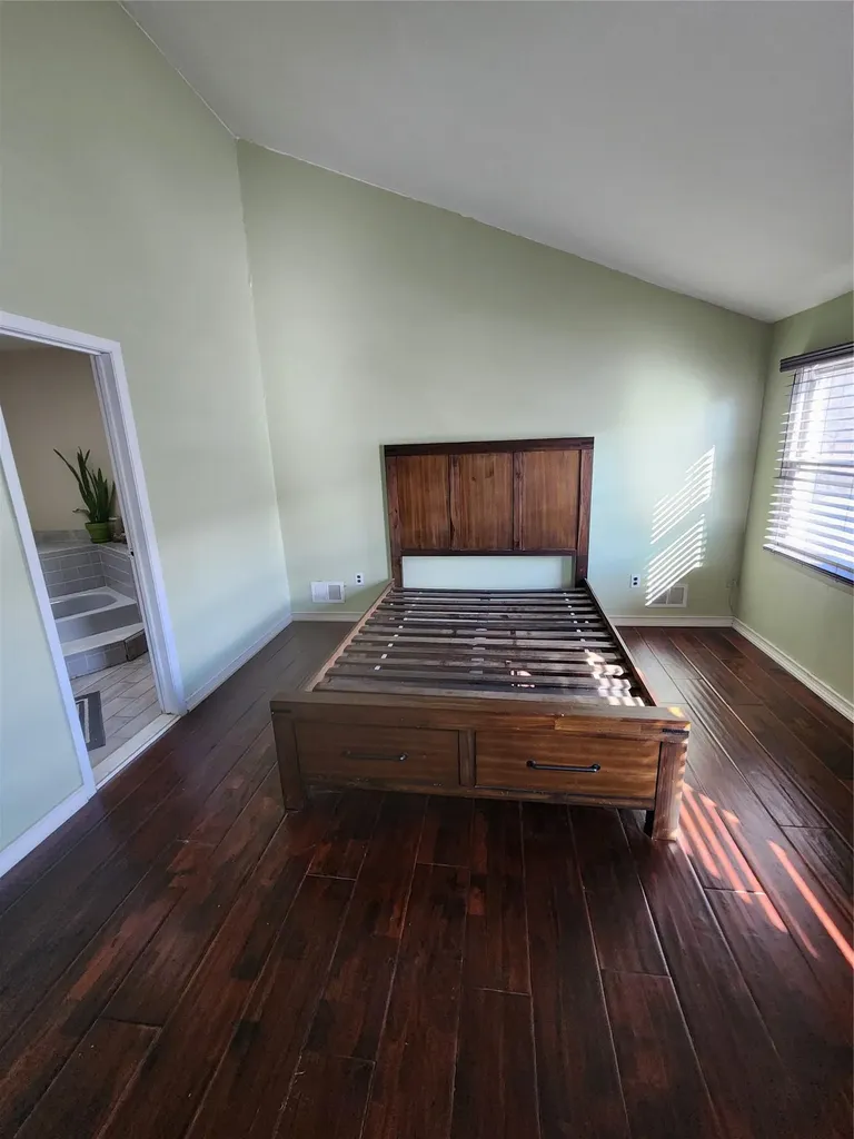 73 Amity Place Staten Island NY 10303