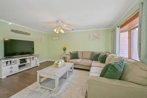 31 Duncan Avenue Ronkonkoma NY 11779