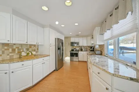 31 Duncan Avenue Ronkonkoma NY 11779