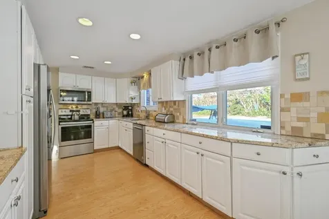 31 Duncan Avenue Ronkonkoma NY 11779