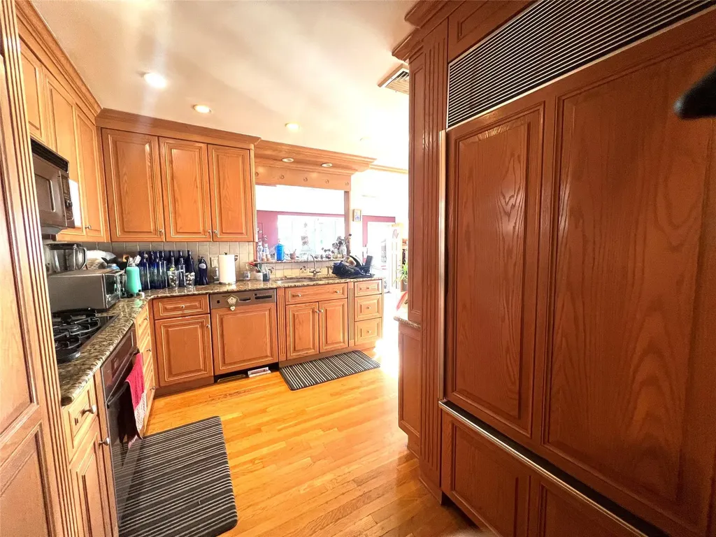 1691 Fenimore Road Hewlett NY 11557