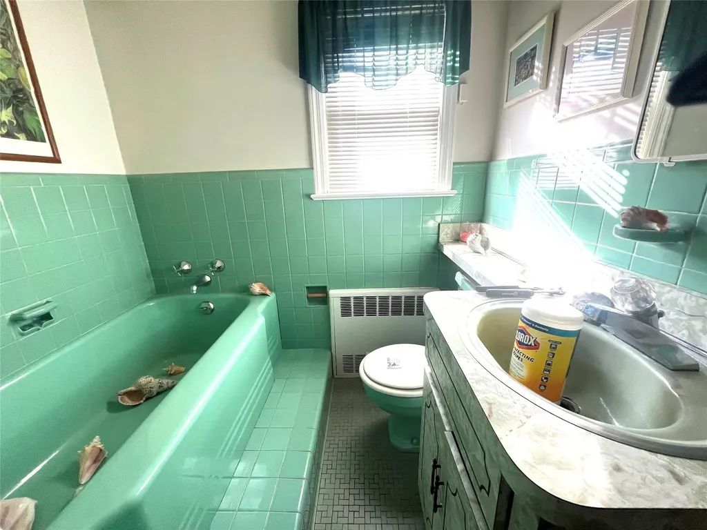 1691 Fenimore Road Hewlett NY 11557