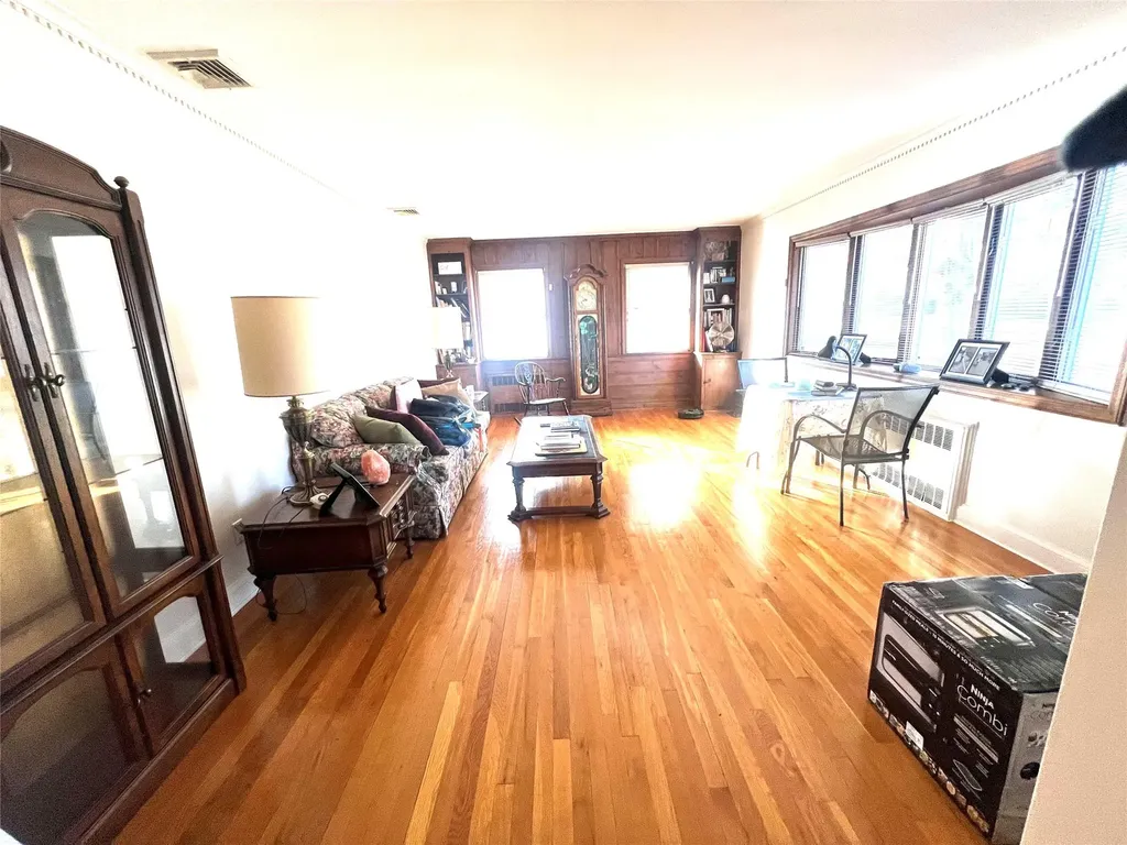 1691 Fenimore Road Hewlett NY 11557