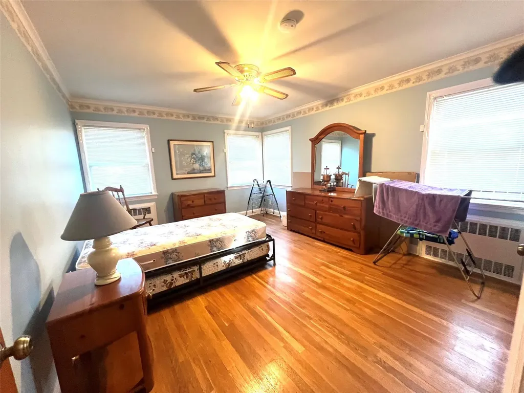 1691 Fenimore Road Hewlett NY 11557
