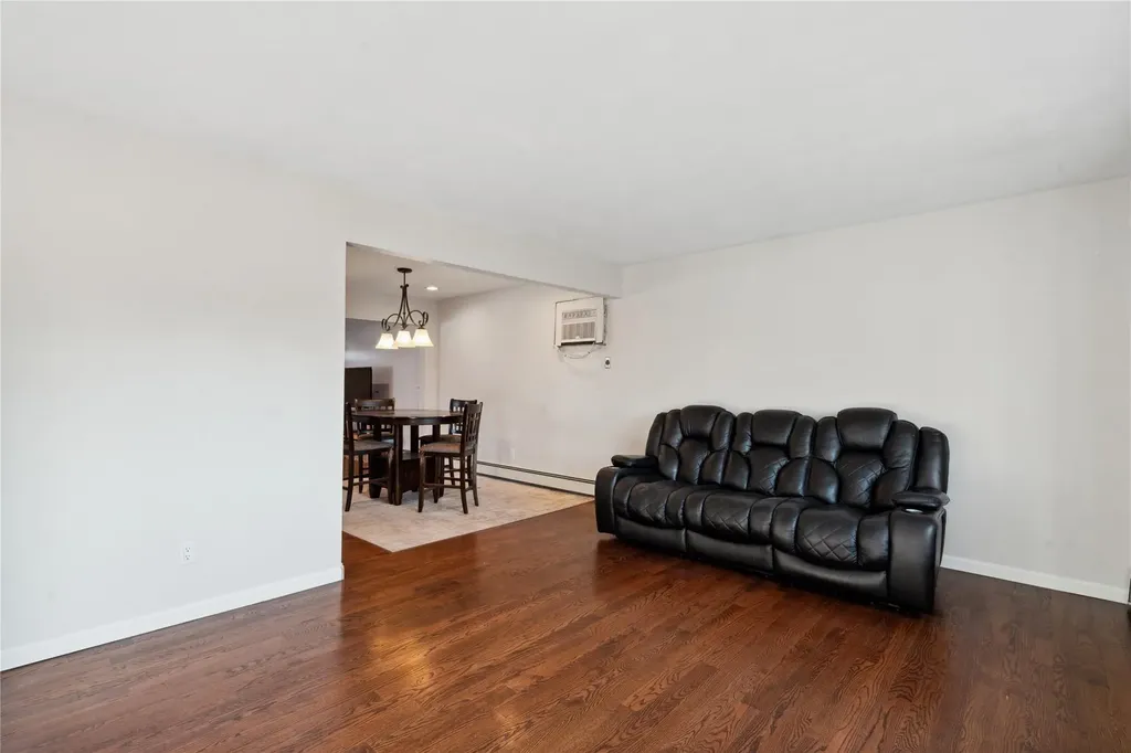 135 Headline Road Deer Park NY 11729
