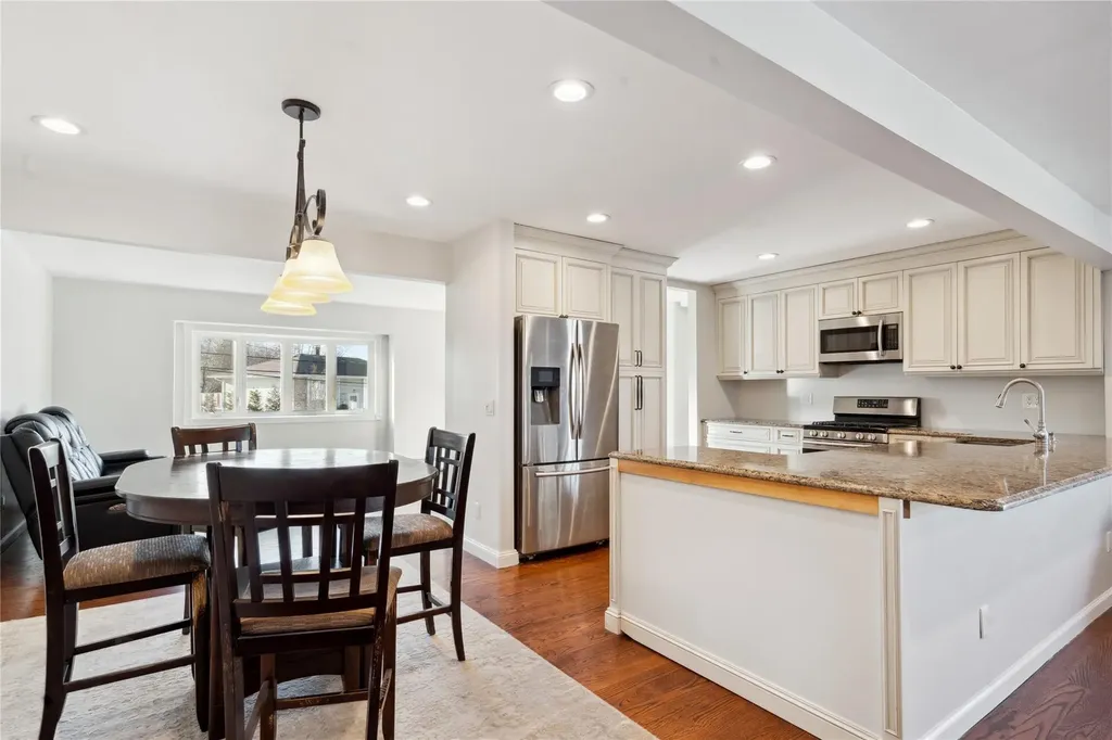 135 Headline Road Deer Park NY 11729