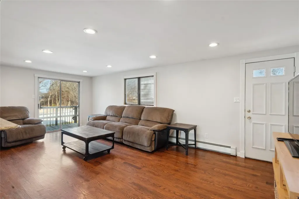 135 Headline Road Deer Park NY 11729