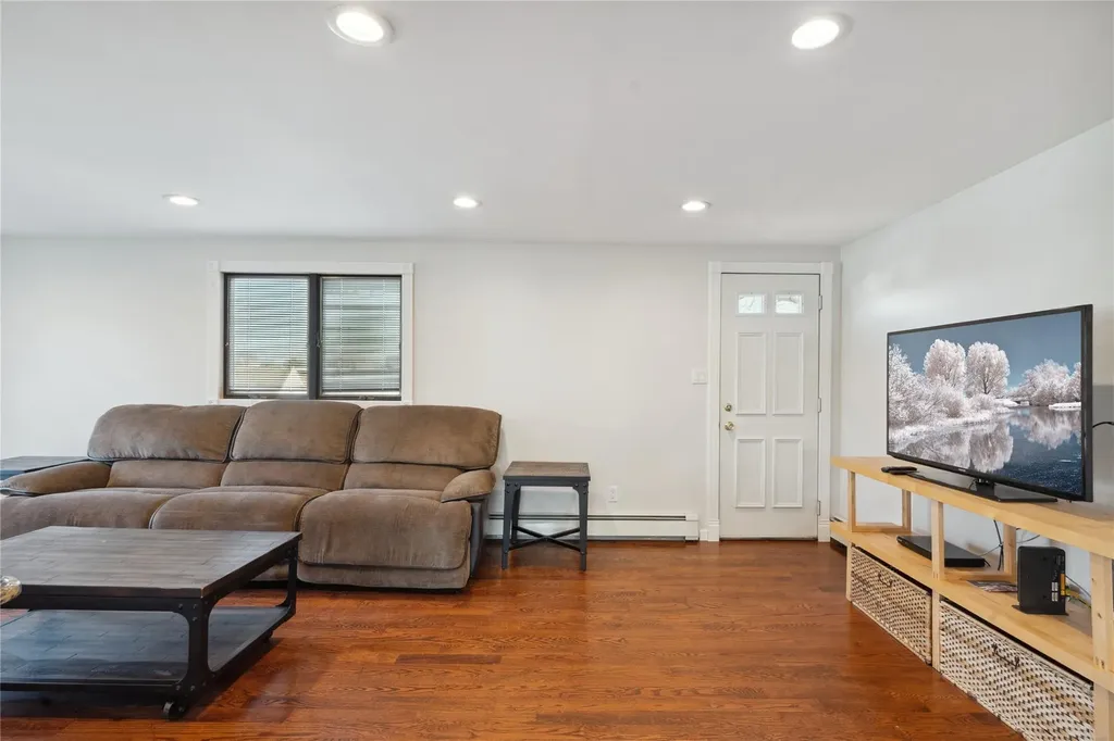 135 Headline Road Deer Park NY 11729