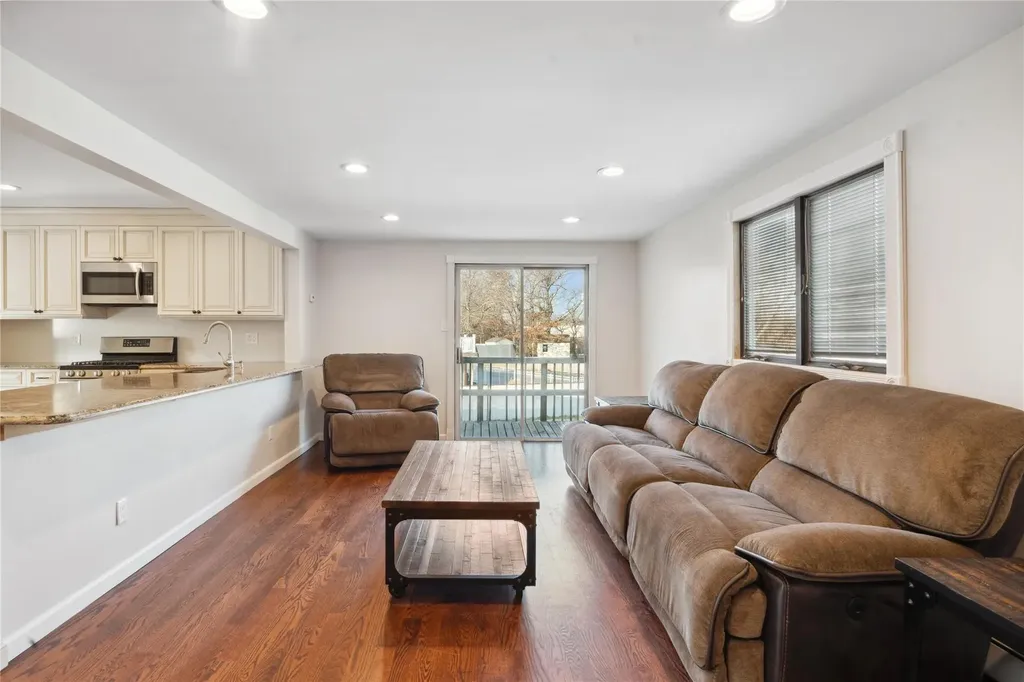 135 Headline Road Deer Park NY 11729