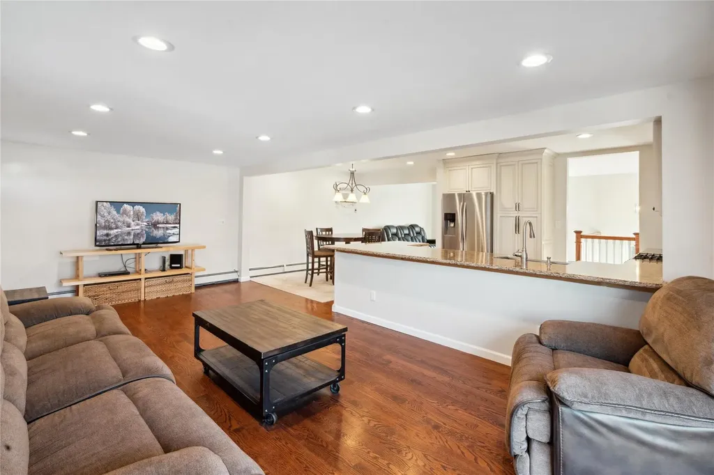 135 Headline Road Deer Park NY 11729