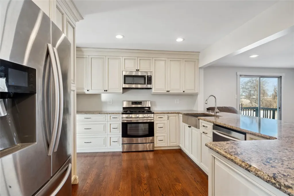 135 Headline Road Deer Park NY 11729